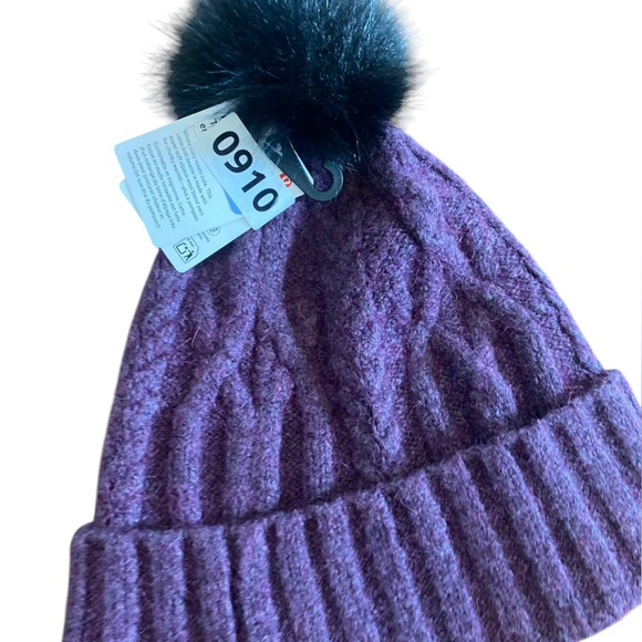 NWT Lululemon cable knit pom beanie PURPLE - Picture 3 of 4